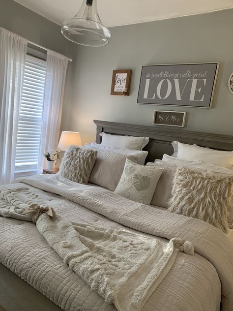 Mommy Bedroom Ideas, Married Room Decor Master Bedrooms, Room For Married Couple, Bedroom Husband And Wife, Married Bed, Marriage Bedroom Decor, Husband And Wife Room Ideas, Married Couple Bedroom Ideas, Husband And Wife Bedroom Ideas