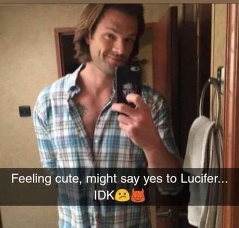 Sammy Supernatural, Spn Memes, Bobby Singer, Mark Sheppard, Supernatural Pictures, Winchester Supernatural, Supernatural Tv Show, Sam Dean, Supernatural Sam