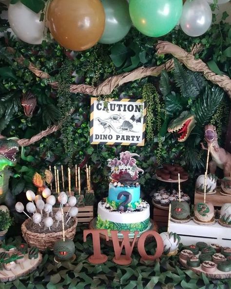 Dino Party Treat Table, Dinosaur Treat Table Ideas, Dinosaur Birthday Party Dessert Table, Jurassic Park Treat Table, Jurassic Park Dessert Table, Jurassic Party Food, Dinosaur Cake Popsicles, Dinosaur Birthday Party Treats, Dinosaur Sweets Table