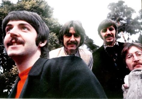 The Beatles on Instagram: ““We laughed a lot. That's one thing we forgot about for a few years - laughing. When we went through all the lawsuits, it looked as if…” Beatles Wallpaper, Beatles Rare, Band On The Run, Beatles Love, Bug Boy, Beatles Photos, Beatles Pictures, Beatles John, The Fab Four