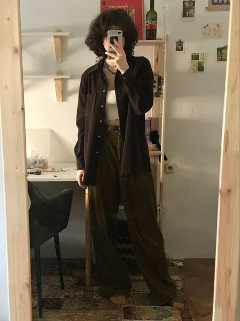 Comfortable Masculine Outfits, Dark Masc Outfits For Women, Dramatic Aesthetic Outfit, Aesthetic Goblincore Outfits, Baggy Dark Academia, Masc Dark Academia, Adronymous Outfits, Barista Outfit Ideas, Masculine Outfits For Women