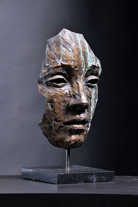 Fragments on Behance Lionel Smit, Afrique Art, Sculpture Art Clay, Sculptures Céramiques, Sculpture Metal, Pottery Sculpture, Portrait Sculpture, Art Clay, Figurative Sculpture