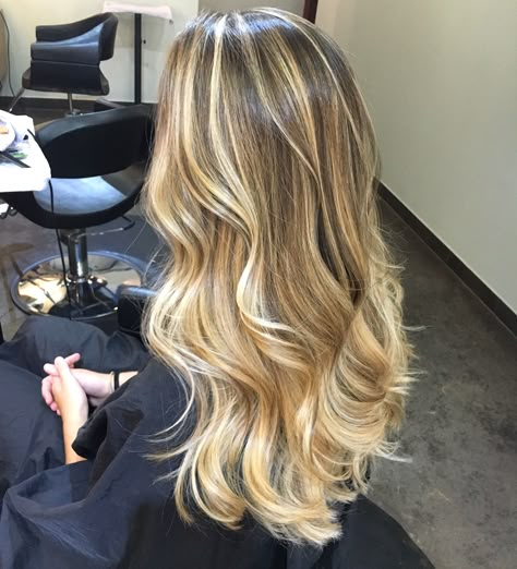 Different Blonde Balayage, Balayage Half Up Half Down, Blonde Inspo Highlights, Blonde Highlights From Roots, Yellow Blonde Highlights On Brown Hair, Gold Blonde Highlights On Dark Hair, Blonde Streaks Hair, Buttery Blonde Hair Balayage, Honey Blonde With Dark Roots