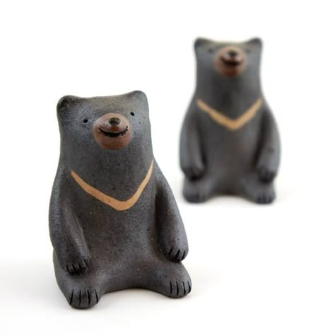 Formosan Black Bear pottery Ceramic Bear Pottery, Bear Pottery Ceramics, Bear Ceramic Sculpture, Bear Ceramic Mug, Bear Clay Sculpture, Farmette Ideas, Pottery Creatures, Polar Bear Diy, Pottery Bear