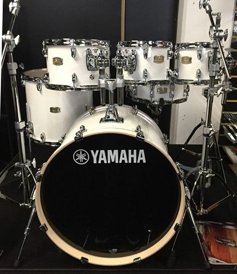 With the introduction of the Stage Custom in 1995, Yamaha, once again, set the standard for value and sound. The new Stage Custom inherits 100% birch wood with upgraded metal parts. Yamaha Drum Sets, Drums Artwork, Music Studio Design, Drums Studio, Drum Beats, Yamaha Drums, Music Production Equipment, Dw Drums, Drum Pedal