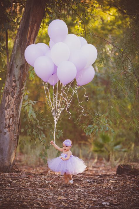 One Birthday Pictures, 1st Birthday Party Pictures, First Birthday Photography Ideas, 1 Year Girl Photoshooting Ideas, Baby Girl Birthday Photoshooting, 2 Year Birthday Pictures, Baby Girl One Year Photoshooting Ideas, One Year Birthday Pictures, One Year Okd Girl Birthday