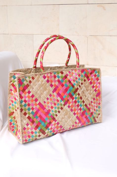 Sac Tote Bag, Colorful Baskets, Gifts For Hubby, Diy Bags Patterns, Diy Bags Purses, Handcrafted Bags, Macrame Bag, Jute Bags, Weaving Art