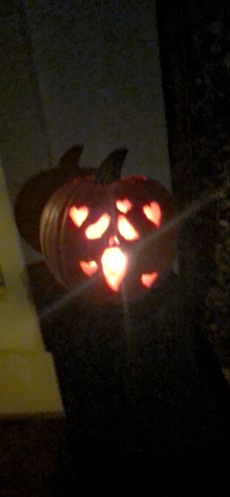 Cute Pumpkin Carving Ideas Easy Car, Pretty Pumpkin Carving Ideas Easy, White Pumpkin Designs Carved, Cute Scary Pumpkin Carving Ideas, Two Pumpkin Carving Ideas, Punkin Craving, Cute And Simple Pumpkin Carving Ideas, Heart Pumpkin Carving Ideas, Pumpkin Carving Cute Easy