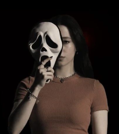 Amber Freeman Ghostface, Madison Wallpaper, Scream Parody, Amber Freeman, Scream Cast, Aesthetic Egirl, Scream Franchise, Ghostface Scream, Scream 6