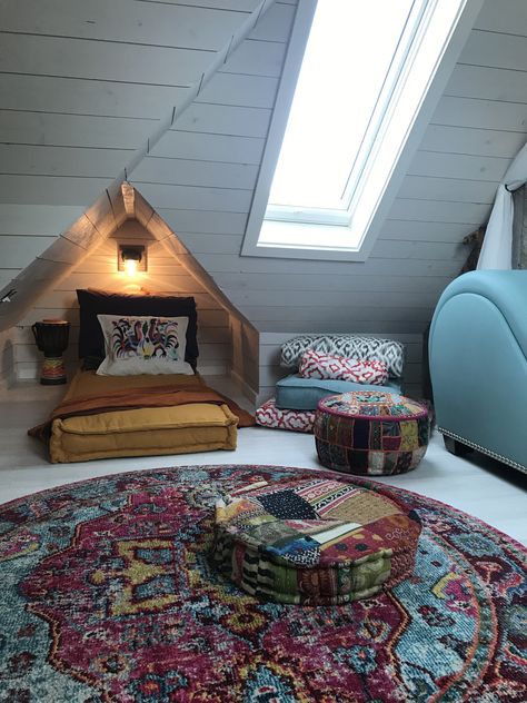 Attic loft/meditation space/make-out room Attic Lounge Ideas, Reading Nook Kids Bedroom, Room Ideas Attic, Kids Reading Nook Ideas, Read Nook, Attic Bedroom Ideas Aesthetic, Nook In Bedroom, Reading Nook In Bedroom, Attic Reading Nook