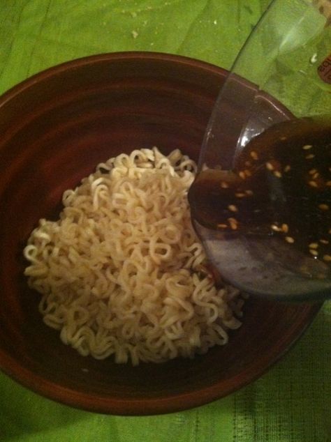 Raman Noodles Seasoning, Easy Sauce For Ramen Noodles, Homemade Ramen Sauce, Sauce For Ramen Noodles, Sauce For Ramen, Ramen Seasoning Recipe, Ramen Sauce, Cayenne Pepper Powder, Ramen Seasoning