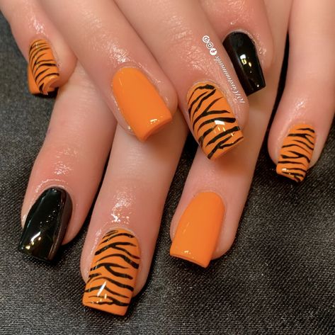 Prema Party, Clemson Tiger Nails, Bengals Nails Football, Tiger Print Nail Designs, Bengals Nails Designs, Bengal Nails, Tiger Nail Design, Tiger Nails Designs, Clemson Nails