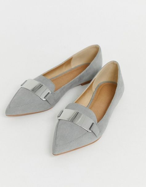 Pointed Loafers, Nike Pro Women, Chic Shoes, Soft Shoes, Grey Shoes, Boot Pumps, Pretty Shoes, Winter Shoes, Work Shoes