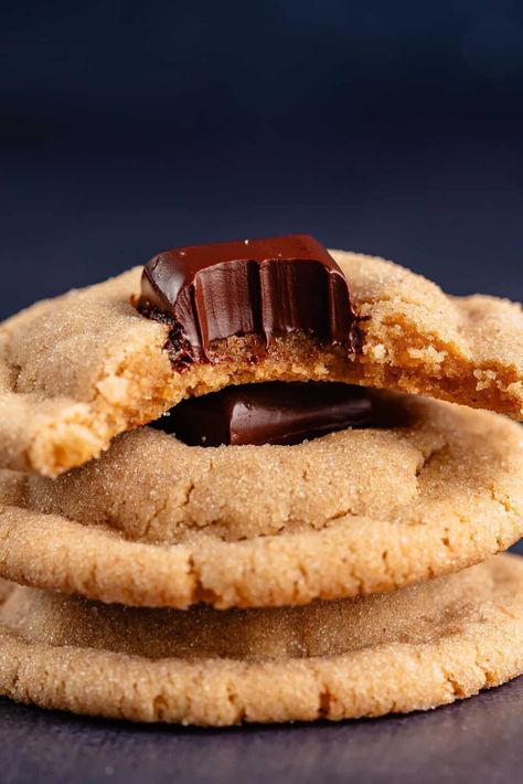 Vegan Peanut Butter Blossoms, Thick Peanut Butter Cookies, Peanut Butter Kiss, Butter Blossoms, Vegan Peanut Butter Cookies, Peanut Butter Blossom Cookies, Blossom Cookies, Peanut Butter Blossoms, Vegan Peanut Butter