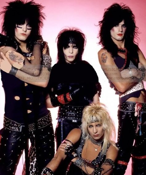 Motley Crue Oh look how young they were. Metal Hairstyles, 80s Hair Metal, Shout At The Devil, Hair Metal Bands, Motley Crüe, Band Outfits, 80s Rock, 80s Bands, Musica Rock