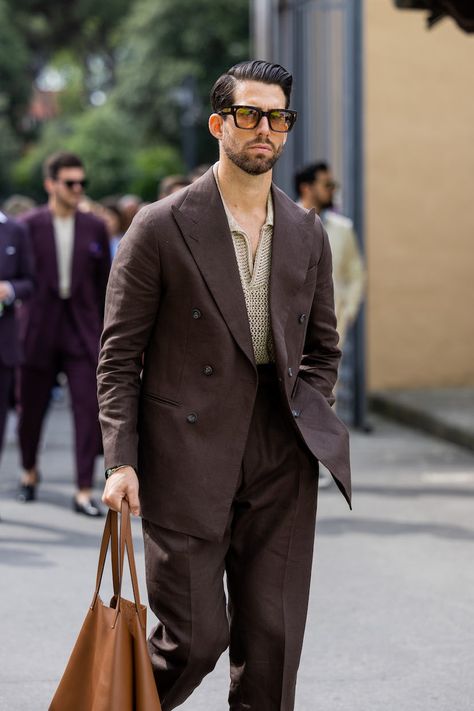 Men Spring 2024, Men’s Suit Style, Pitti Uomo 2023 Winter, Pitti Uomo 2023 Summer, Men’s Suit Fashion, Spring Suits For Men, Mens Fashion Elegant, Classy Style Men, Mens Suit And Tie