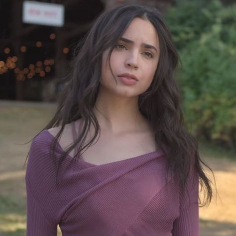 Sophia Carson, Sofia Carson, Fan Fiction, Hottest Celebrities, Nicki Minaj, Dark Hair, Celebrities Female, Role Models, Favorite Celebrities