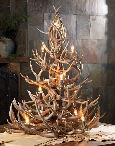 Antler Christmas Tree, Antler Tree, Antler Ideas, Deer Antler Decor, Antlers Decor, Antler Christmas, Antler Crafts, Shed Antlers, Deco Originale