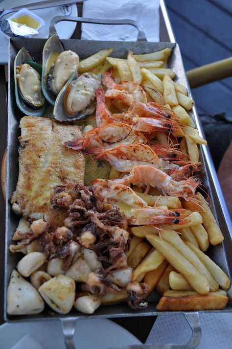 Fresh Seafood Platter, South Africa Food, Seafood Platter, South African Recipes, Cape Town South Africa, Fresh Seafood, Food Platters, African Food, Seafood Restaurant