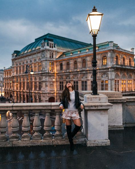 Austrian Architecture, Vienna Travel, Vienna State Opera, Foto Inspo, Most Instagrammable Places, Austria Travel, Instagrammable Places, Beautiful Castles, Vienna Austria