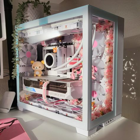 Cute Gaming Pc Build, Sakura Pc Setup, Pretty Pc Build, Cute Computer Case, Pc Case Aesthetic, Kawaii Pc Build, Girly Pc Build, Pastel Pc Setup, Girly Pc Setup