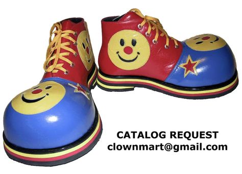 Smiley Shoes, Shoes Costume, Clown Shoes, Costume Shoes, Shoes Shop, Costume Halloween, Smiley, Halloween, Boots