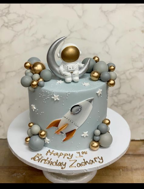 Space Theme Cake Ideas, Spaceship Birthday Cake, Birthday Cake Space Theme, Birthday Cake 2 Year Boy, Space Cakes Kids Boy Birthday, Space Theme Cake Kids, Astronaut Theme Cake, Space Smash Cake, First Trip Around The Sun Cake