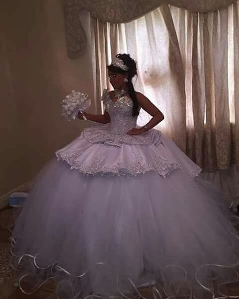 Romani Wedding Dresses, Very Big Wedding Dresses, Wedding Dress Romani, Romani Wedding Dress, Romani Weddings, Romani Wedding, Quinceanera Themes Dresses, Big Wedding Dresses, Dream Wedding Decorations