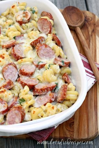 25+ Quick & Easy Back to School Meals - more than 30 meals that can be made in less than 30 minutes - perfect for busy school nights! Smoked Sausage Alfredo Bake, Sausage Alfredo Bake, Smoked Sausage Alfredo, Spicy Smoked Sausage, Alfredo Bake Recipe, Sausage Alfredo, Alfredo Bake, Resep Pasta, Supper Ideas