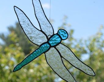 Dragonfly Stained Glass Pattern Free, Dragonfly Stained Glass Window, Stain Glass Dragon Fly, Dragon Fly Stained Glass Patterns, Stained Glass Dragonfly Pattern, Dragonfly Stained Glass Pattern, Little Sculptures, Dragonfly Suncatcher, Stained Glass Dragonfly