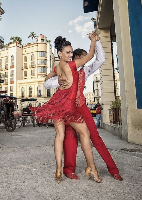 Cuba Dance, Dance Salsa, Cuban Culture, Salsa (dance), Salsa Dancing, Most Beautiful Dresses, Jewelry Lookbook, On The Red Carpet, Latin Dance