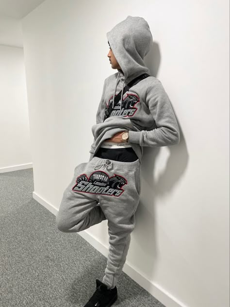 Drip Poses, Trapstar Shooters Tracksuit, Shooters Tracksuit, Trapstar Tracksuit, Sleep Outfit, Drill Man, Uk Drip, Drippy Fits, Drill Style