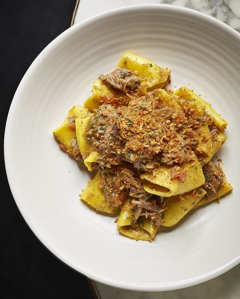 Paccheri pasta with lamb ragù Weekend Dinner Recipes, Pasta With Lamb, Ragu Recipes, Winter Pasta Recipes, Lamb Mince Recipes, Weekend Recipes Dinner, Lamb Pasta, Delicious Dinner Ideas, Winter Pasta