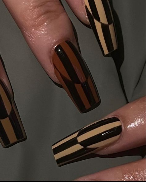 Two Tone Nail Designs, Nails Winter 2023, Gel Brown Nails, Pinstripe Nails, Brown Fall Nails, Nails Fall Nails, Stiletto Nails Designs, Nail Design Inspiration, Blush Nails