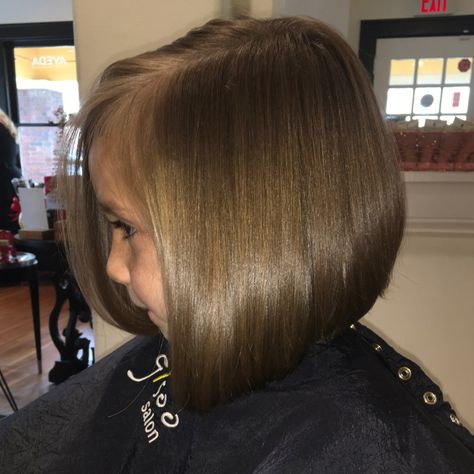 Angled Lob, Kids Bob Haircut, Lob Cut, Haircuts For Girls, Bob Haircut For Girls, Girls Short Haircuts, Best Haircuts, Cute Haircuts, Girl Haircut