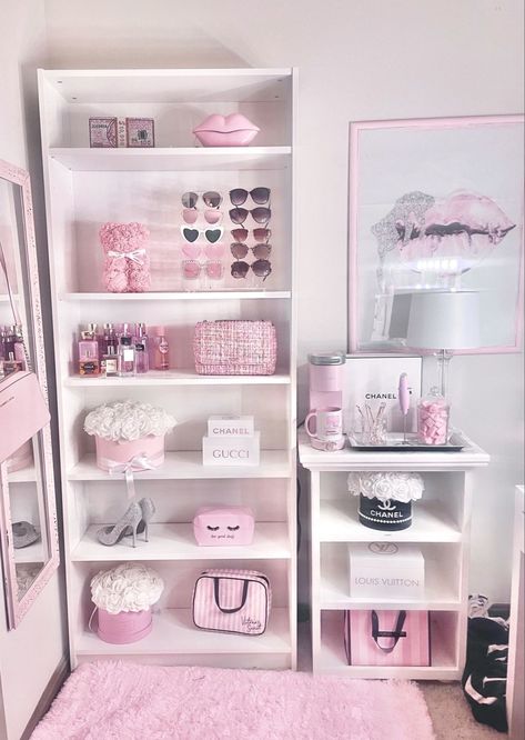 Pink Glam Room, Room Baddie, Bedroom Baddie, Getting Ready Room, Wallpaper Baddie, Girly Pink Bedroom, 2000 Aesthetic, Baddie Wallpaper, Baddie Apartment