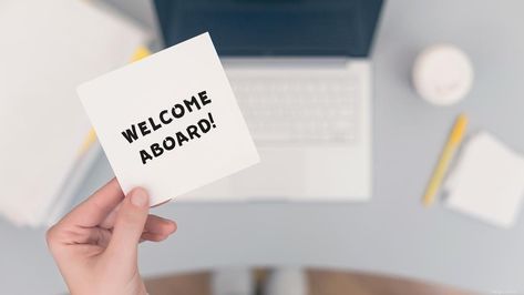 Welcome New Employee, First 90 Days, Onboarding Checklist, Hr Department, The First 90 Days, Remote Working, Social Media Community, Onboarding Process, Marketing Director