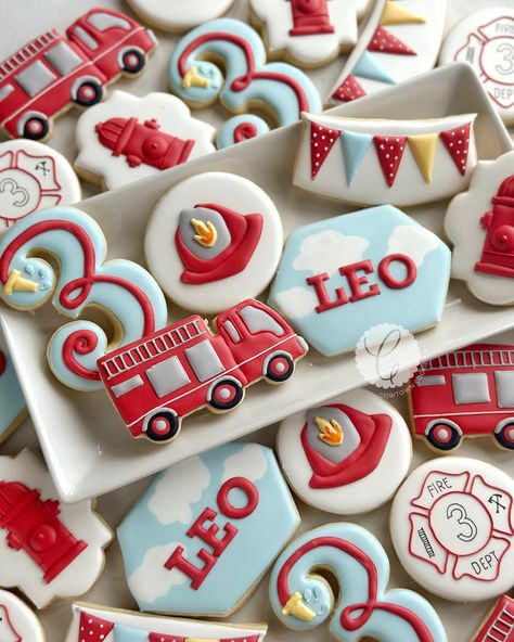 Fire Truck Birthday Cookies, Firefighter Cookie, Fire Cake, Firetruck Birthday Party, Fireman Birthday, Firefighter Birthday, Royal Iced Cookies, Cookies Theme, Firetruck Birthday