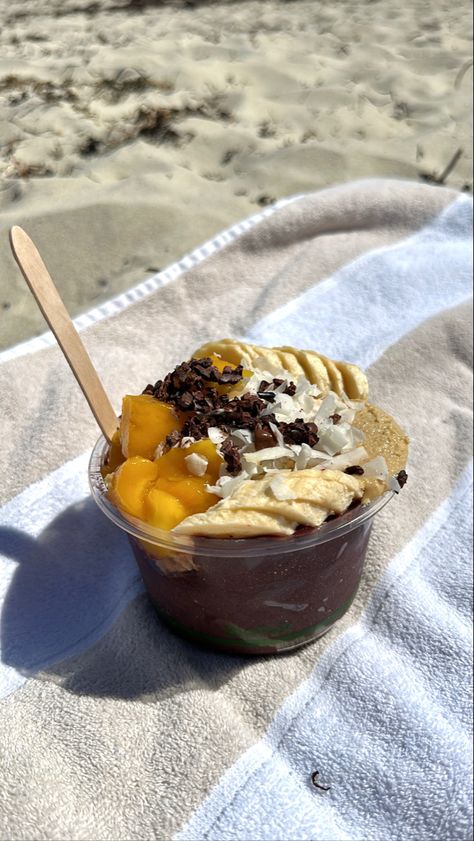 Summer Bowls, Playa Aesthetic, Açaí Bowls, Fruit Smoothie Recipes, Food Is Fuel, Healthy Fruits, Foods To Eat, Food Obsession, Smoothie Bowl