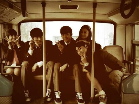 Reply 1997 cast cameo for Reply 1994 Reply 1997, Yoo Yeon Seok, Kim Sang, Foreign Film, Korean Drama Movies, Japanese Drama, Tv Drama, Drama Movies, Korean Drama