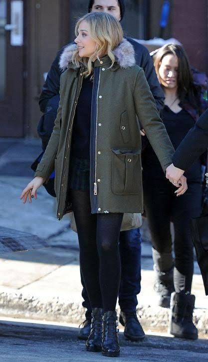 Celebrity Winter Coat, Affordable Winter Outfits, Winter Outfits Casual, Cold Weather Outfit, Winter Outfits Cold, Look Short, Winter Mode, Cold Weather Fashion, Chloe Grace Moretz