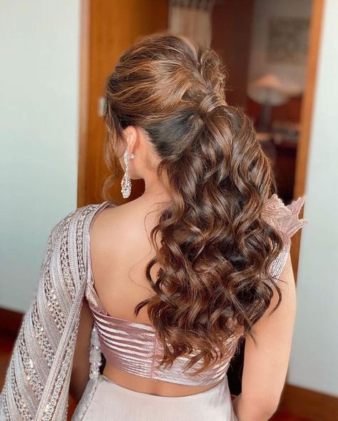 Messy Ponytail Hairstyles, Reception Hairstyles, Bridal Ponytail, Hair Style On Saree, Pony Hairstyles, Engagement Hairstyles, Bridal Hairdo, Bridal Hair Buns, Messy Ponytail