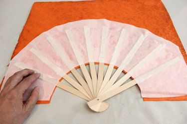 Diy Handheld Fans, Alphabet Parade, Diy Paper Fan, Hand Fans Diy, Fabric Hand Fan, Paper Hand Fans, Japanese Fans, Asian Crafts, Wooden Fan