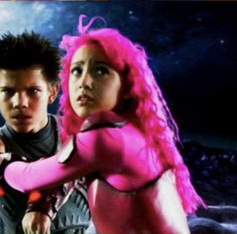 Lava Girl Pfp, Lava Girl And Shark Boy, Shark Boy And Lava Girl, Ig Background, Lava Girl, Trish Una, Shark Boy, Sharkboy And Lavagirl, Old Disney Channel