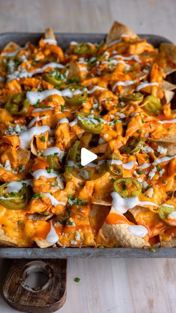 Mandi Hickman on Instagram: "Sheet pan buffalo chicken nachos 🧀  Save this one for game day this weekend! So beyond easy to make but everyone always loves them. Tap the link in my bio for the full recipe  https://dashofmandi.com/sheet-pan-buffalo-chicken-nachos/  . .⁣ .⁣ #gamedayfood  #foodinspo #thekitchn #feedfeed #f52grams #instareels #recipereels #iamwellandgood #easyrecipe #gamedaysnacks #appetizer #bestfoodfeed #goodmoodfood #cheese #nachos #buffalosauce #buffalochicken #footballfood #snack" Fried Chicken Nachos, Sheet Pan Buffalo Chicken, Buffalo Nachos, Buff Chicken, Cheese Nachos, Buffalo Chicken Nachos, Chicken Nachos Recipe, Chicken Nachos, Game Day Snacks