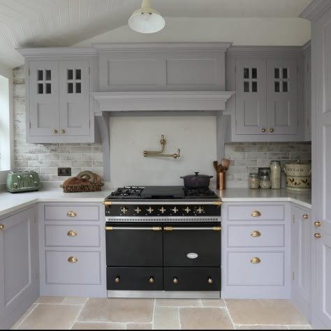 Most Popular Kitchens, Range Cooker Kitchen, Kitchen Cooker Hood, Painted Shaker Kitchen, Kitchen Mantle, American Style Kitchen, Grey Painted Kitchen, Kitchen Canopy, Remodeled Kitchens