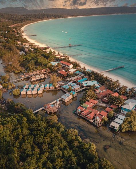 📍 Koh Rong, Cambodia.. . . . . #kohrong #kohrongisland #cambodia #cambodia🇰🇭 #island #photography #travelgoals #travel #traveldiaries… Koh Rong Cambodia, Island Photography, Instagram People, Thanks For Sharing, Travel Goals, Cambodia, Places To See, The World, Water