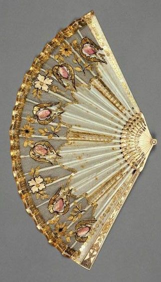 Rococo Fan, Regency Fan, Florante At Laura, Vintage Wedding Cupcakes, Hand Fan Design, Bridgerton Benedict, Victorian Fan, Victorian Fashion Women, Fan Diy