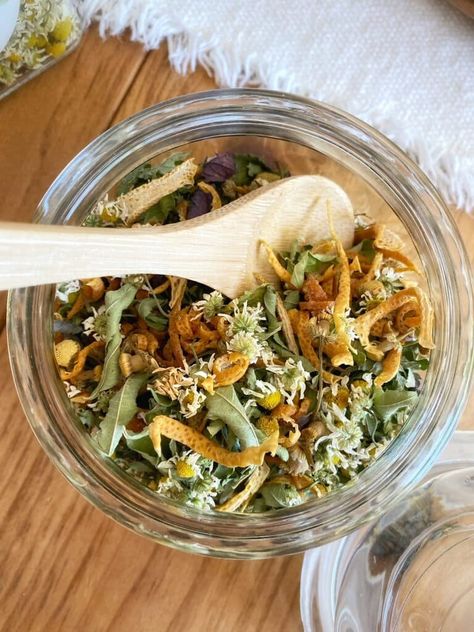 Sunshine Herbal Tea ⋆ SomeTyme Place ⋆ Marigold Tea, Thieves Tea, Calendula Tea, Tea Blends Recipes, Teas Recipes, Dried Lemon Peel, Tea Remedies, German Bread, Sage Tea