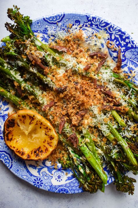 Tenderstem Broccoli Recipe, Broccoli Caesar Salad, Broccoli Steak, Broccoli Caesar, Charred Lemon, Caesar Recipe, Vegetarian Food Ideas, Steak Sides, Charred Broccoli